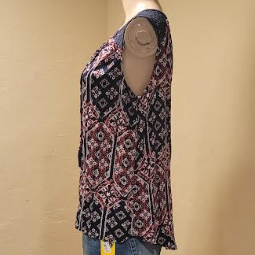 Relativity lace-up high-low v-neck tank blouse navy, red & white - Size XL
